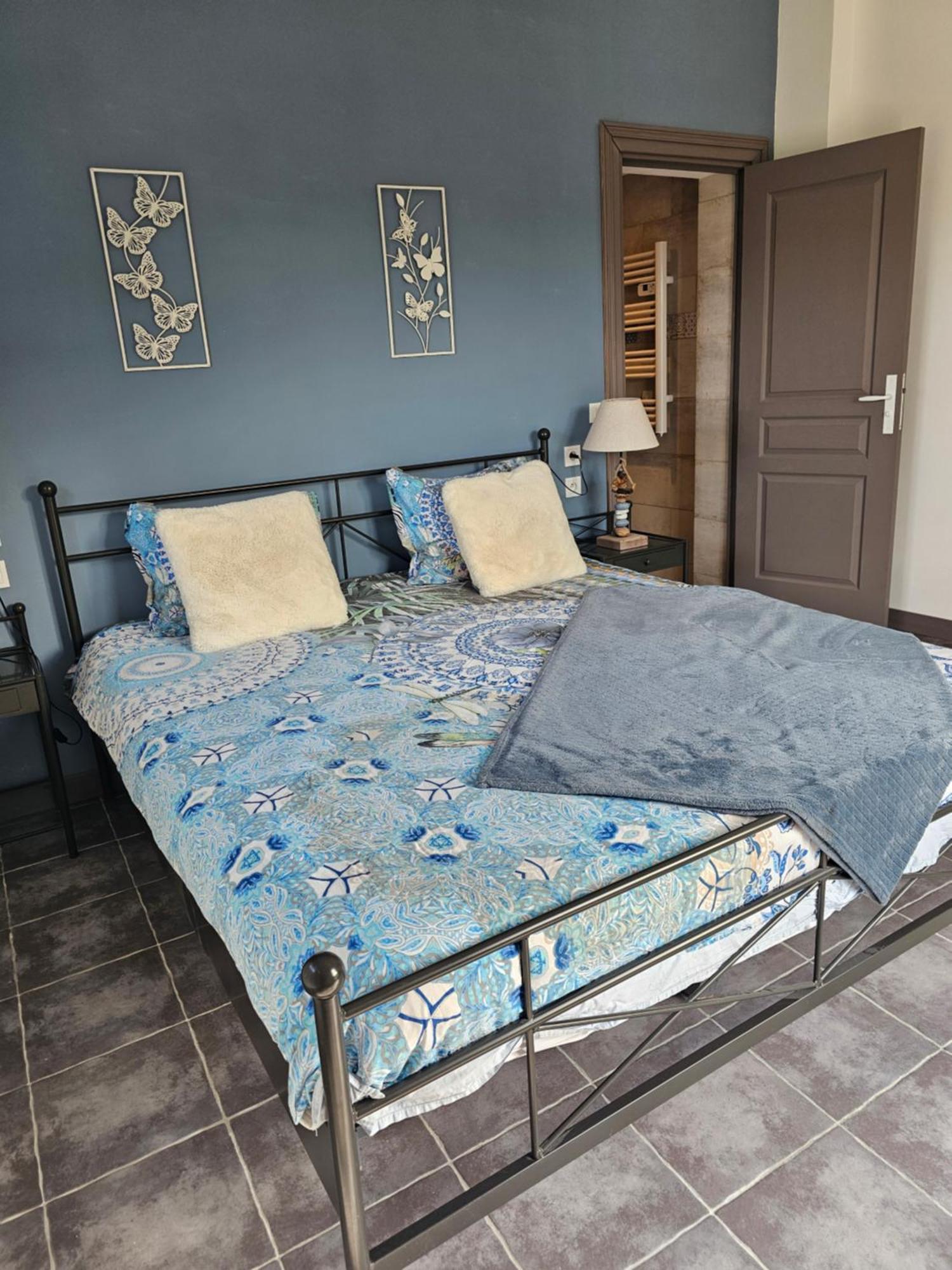 Au Petit Paradis Sainte-Gauburge-Sainte-Colombe Ngoại thất bức ảnh