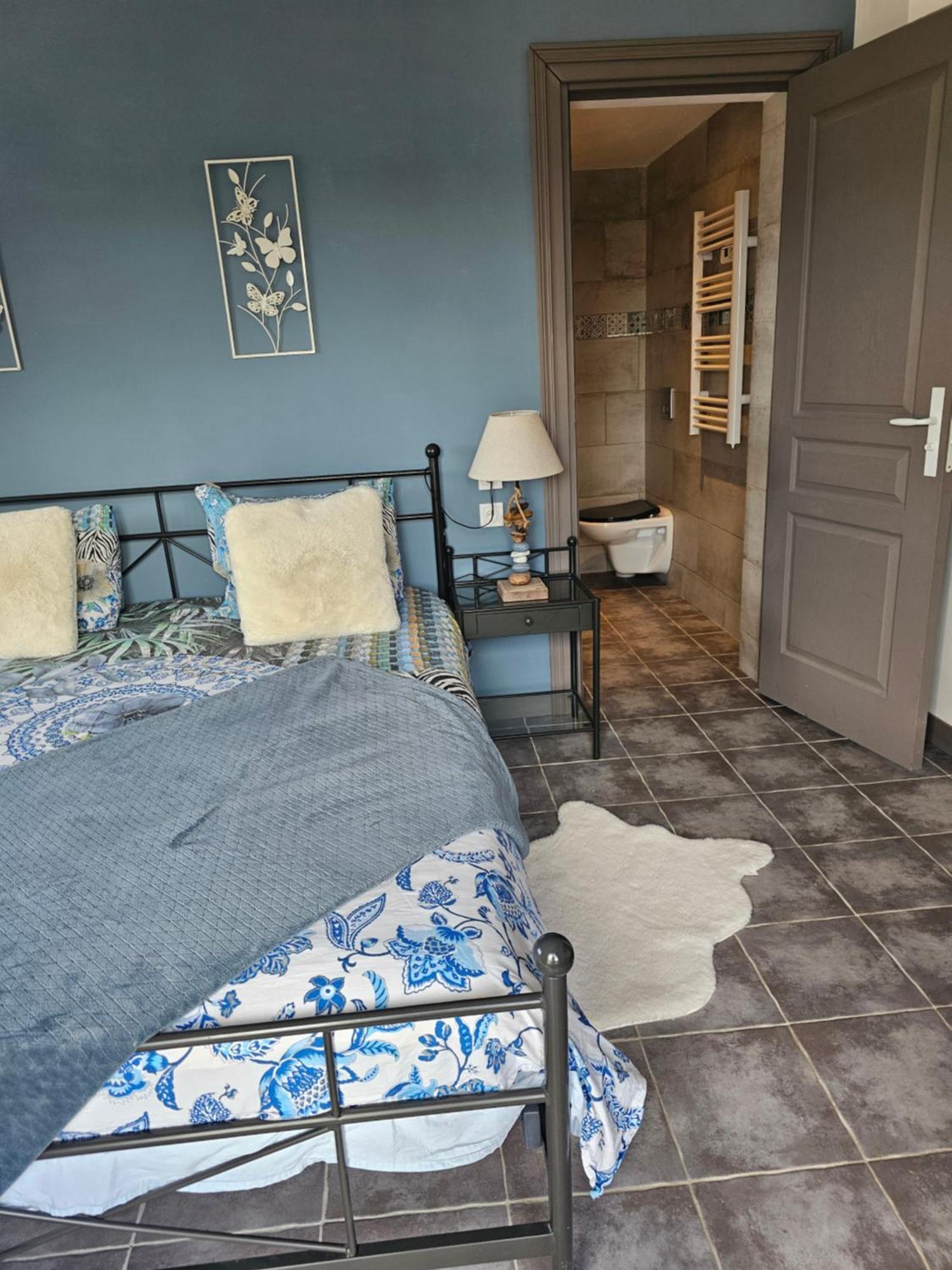 Au Petit Paradis Sainte-Gauburge-Sainte-Colombe Ngoại thất bức ảnh